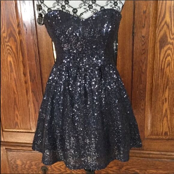 B Darlin Sequin Dress Navy Blue Strapless Fit & Flare Size 4 - Picture 2 of 8